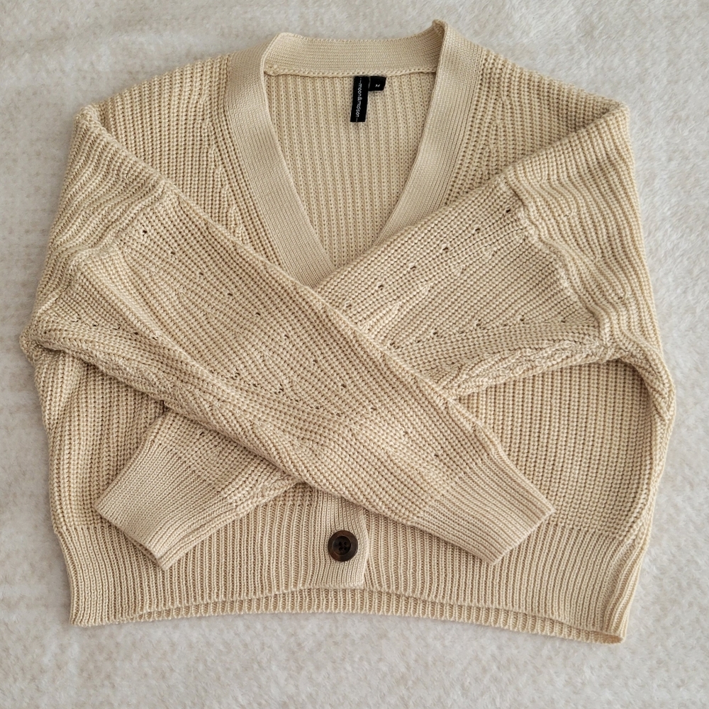 Moon & Madison Beige Button-up Cardigan